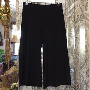 White House Black Market gaucho/capris